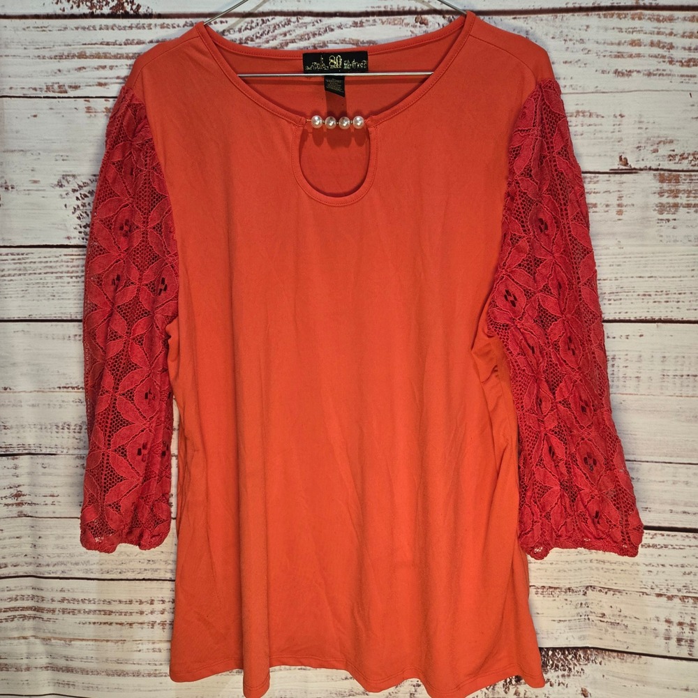 Studio 80 Red Orange Lace Sleeve Pearl Keyhole Knit Top Blouse Women's XL‎